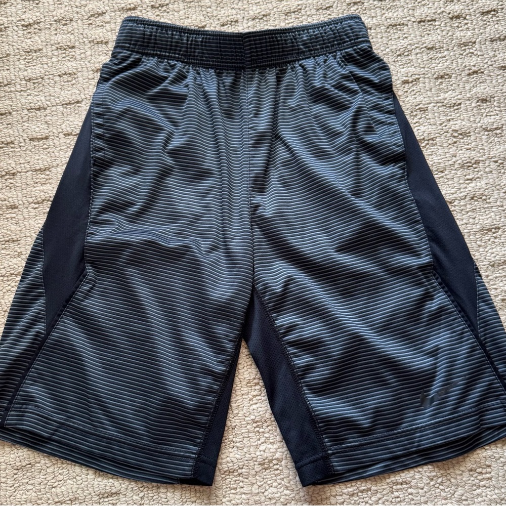 NWOT - Nike - Boy’s Black and Gray Striped Shorts - Size M